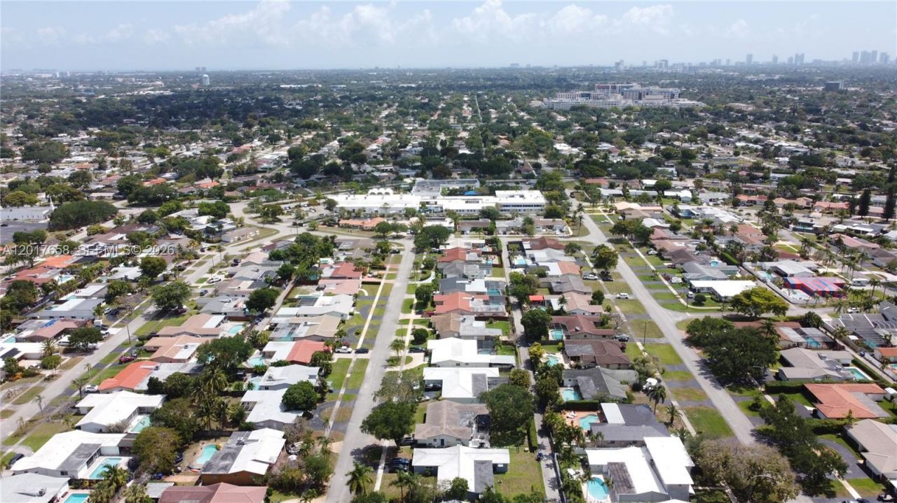 4900 Cleveland St , Hollywood, FL 33021 Photo