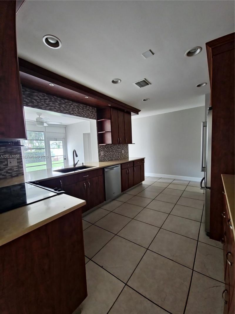 4900 Cleveland St , Hollywood, FL 33021 Photo