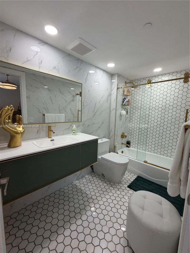 1800 S Ocean Dr , Unit 3701, Hallandale Beach, FL 33009 Photo
