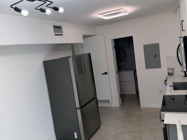 911 79th Terrace, Unit B, Miami Beach, FL 33141
