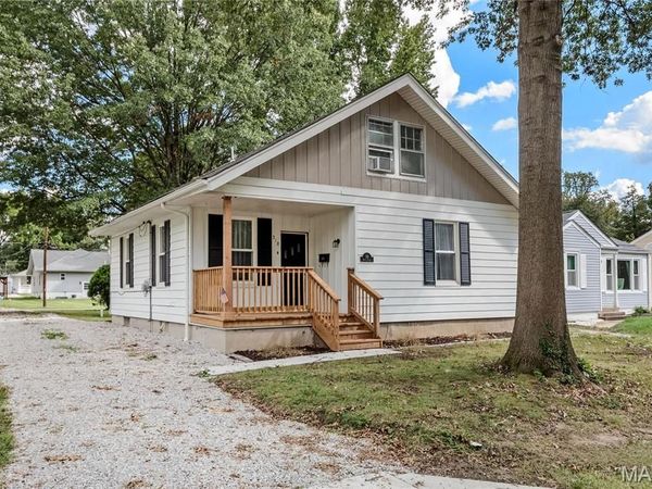 318 N CEDAR Street , O'Fallon, IL 62269