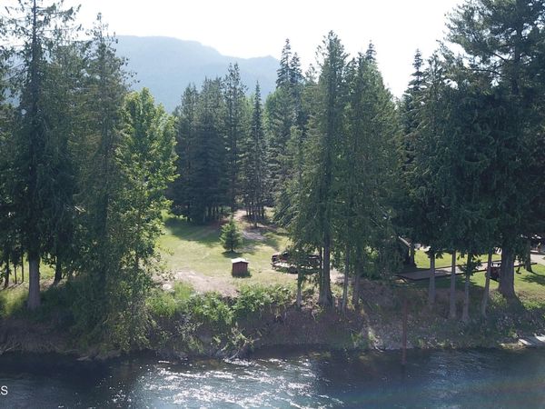 443 Riverlake Dr, Clark Fork, ID 83811