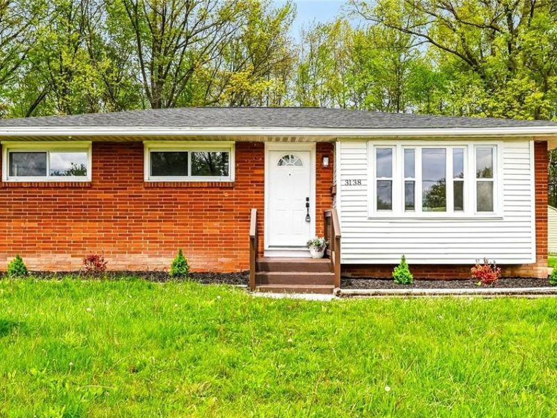 3138 Starlite Drive NW, Warren, OH 44485 Photo 1