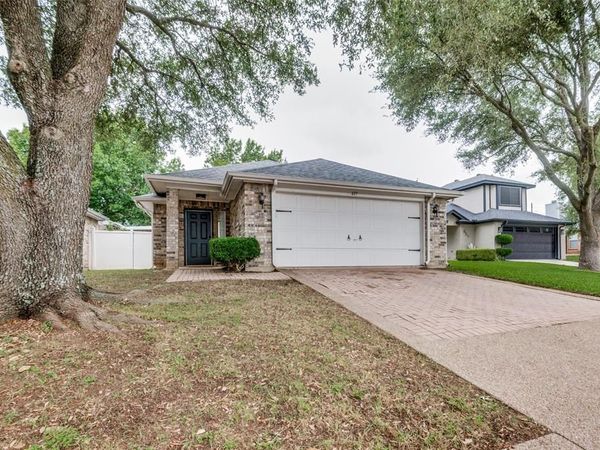 617 Alabaster Place , Cedar Hill, TX 75104
