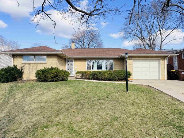 908 Woodland Drive, ROCKFORD, IL 61108