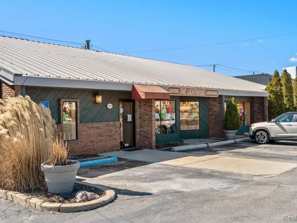 1595 West Road , Trenton, MI 48183
