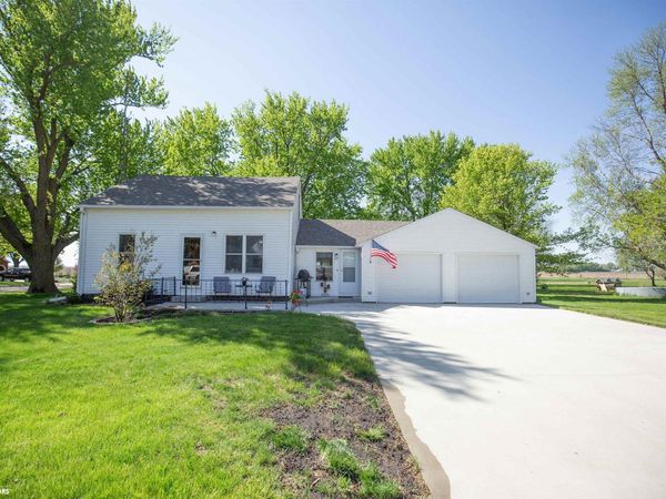 12 3Rd Avenue SW, Titonka, IA 50480