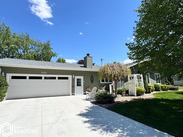 2108 Rodlyn Road, Webster City, IA 50595