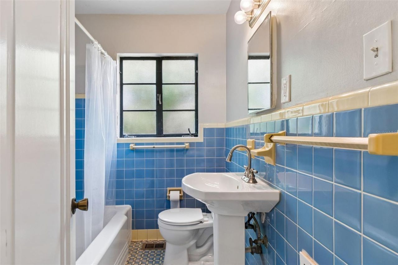 1500 30th Avenue N, Saint Petersburg, FL 33704 Photo