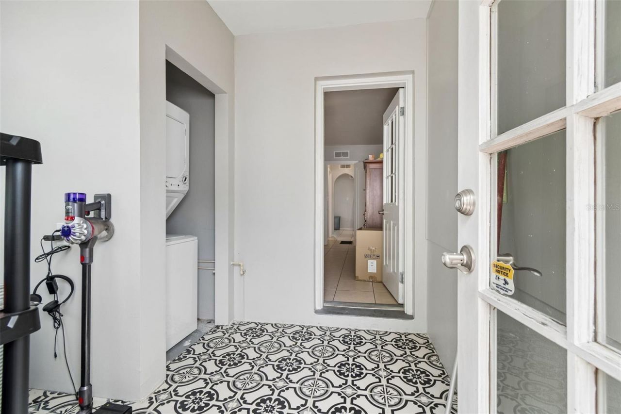 1500 30th Avenue N, Saint Petersburg, FL 33704 Photo