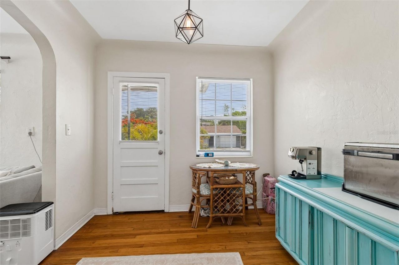 1500 30th Avenue N, Saint Petersburg, FL 33704 Photo