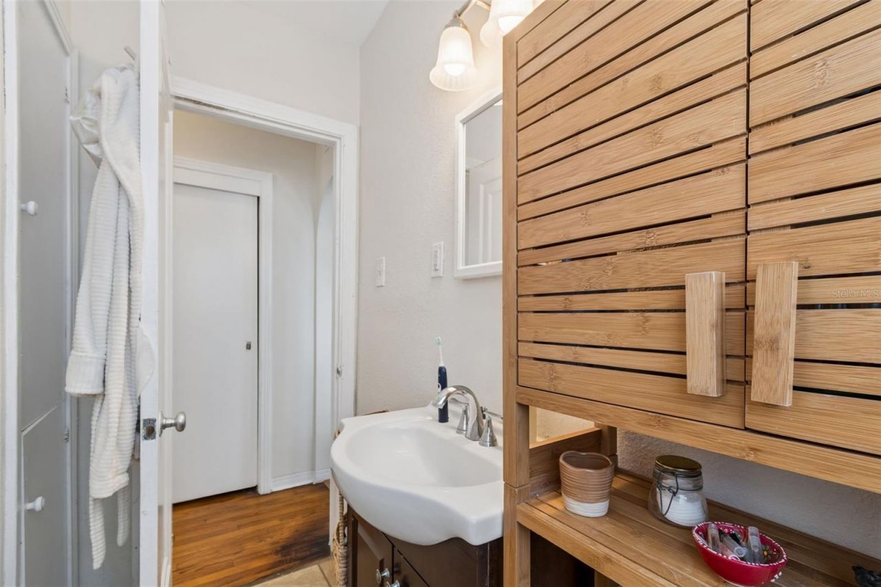 1500 30th Avenue N, Saint Petersburg, FL 33704 Photo