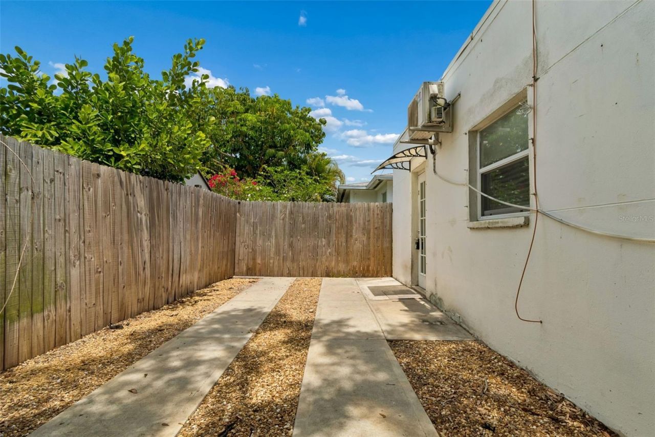 1500 30th Avenue N, Saint Petersburg, FL 33704 Photo