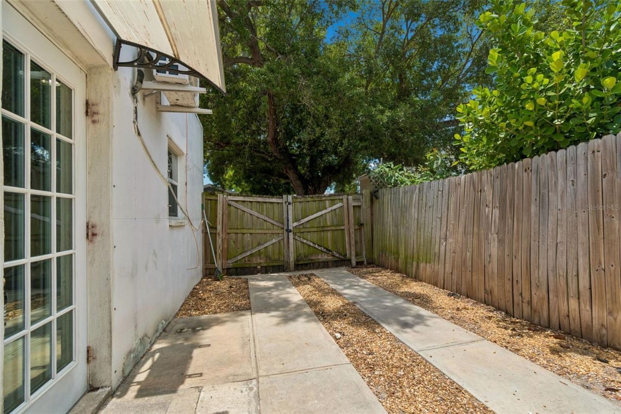 1500 30th Avenue N, Saint Petersburg, FL 33704 Photo