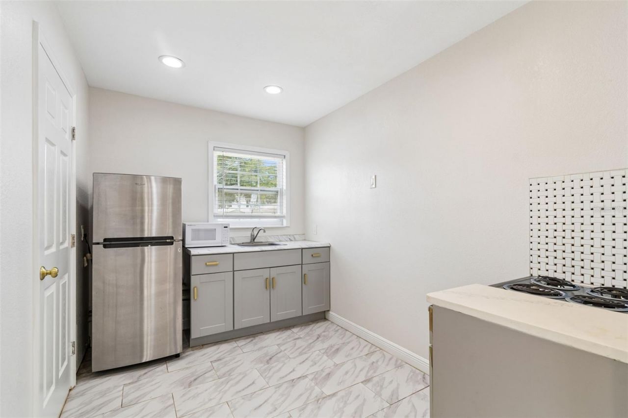1500 30th Avenue N, Saint Petersburg, FL 33704 Photo