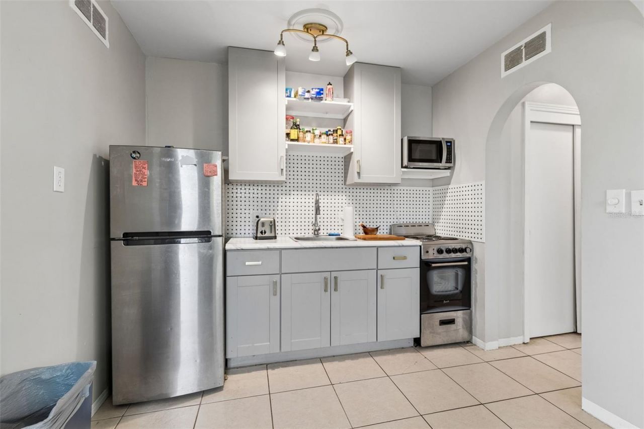 1500 30th Avenue N, Saint Petersburg, FL 33704 Photo