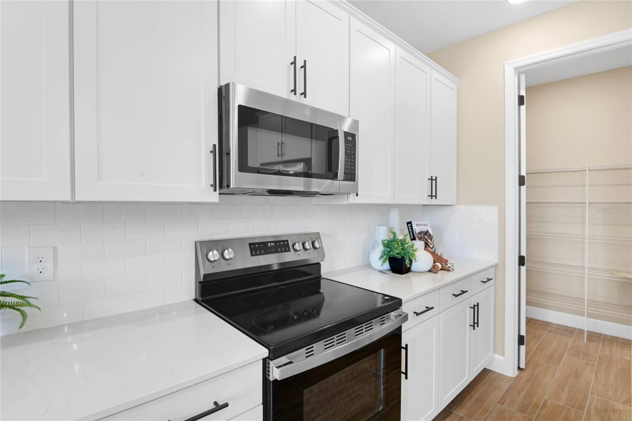 190 Blue Star Court , Tavares, FL 32778 Photo