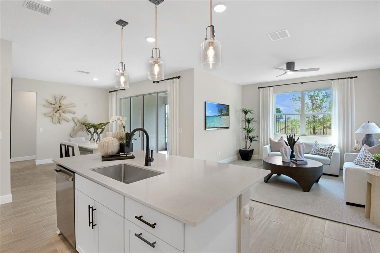 190 Blue Star Court , Tavares, FL 32778 Photo