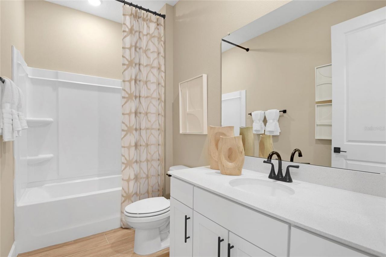 190 Blue Star Court , Tavares, FL 32778 Photo