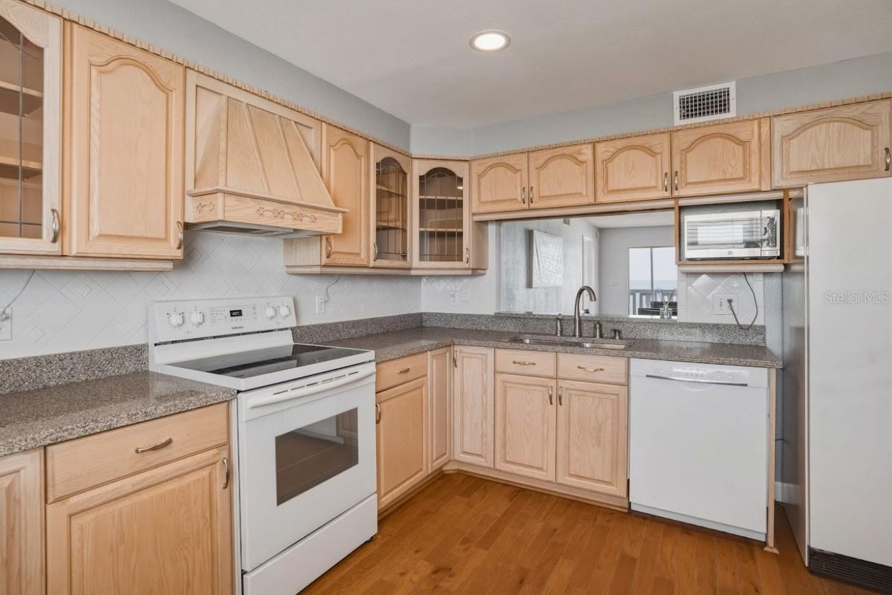 403 Gulf Way, Unit 601, Saint Pete Beach, FL 33706 Photo