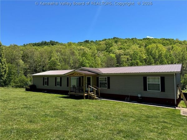 1414 Ossia Road, Duck, WV 25063