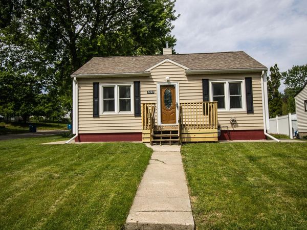 2224 W 7th Street, Waterloo, IA 50702