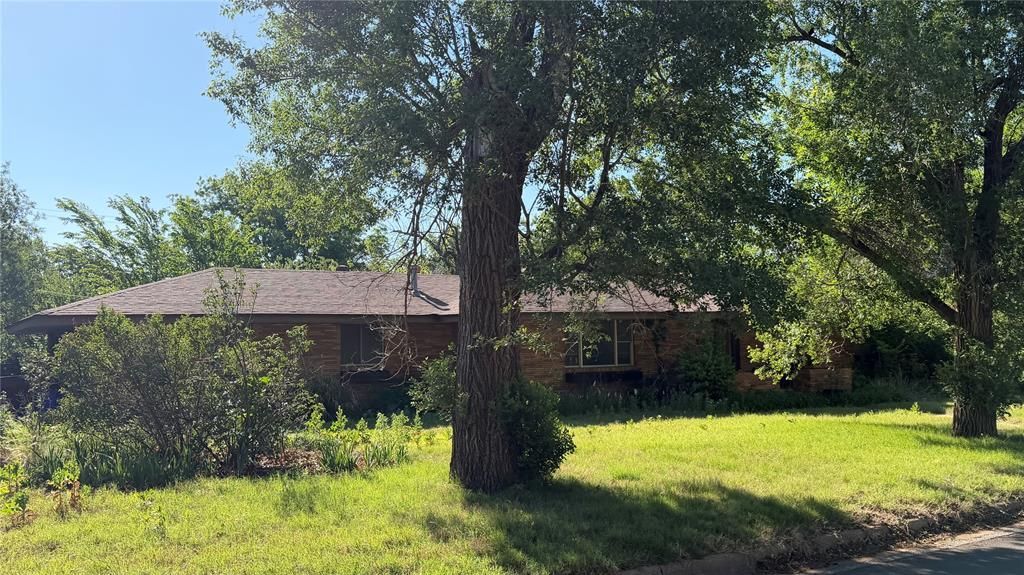 410 N Bryan Street, Weatherford, OK 73096 Main Photo