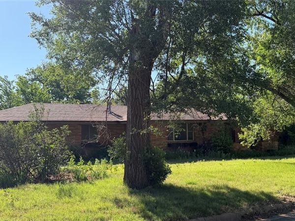 410 N Bryan Street, Weatherford, OK 73096