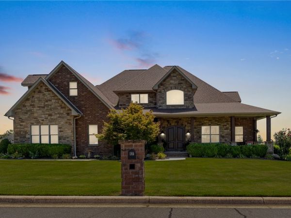 17 Prestwick Court , Mountain Home, AR 72653