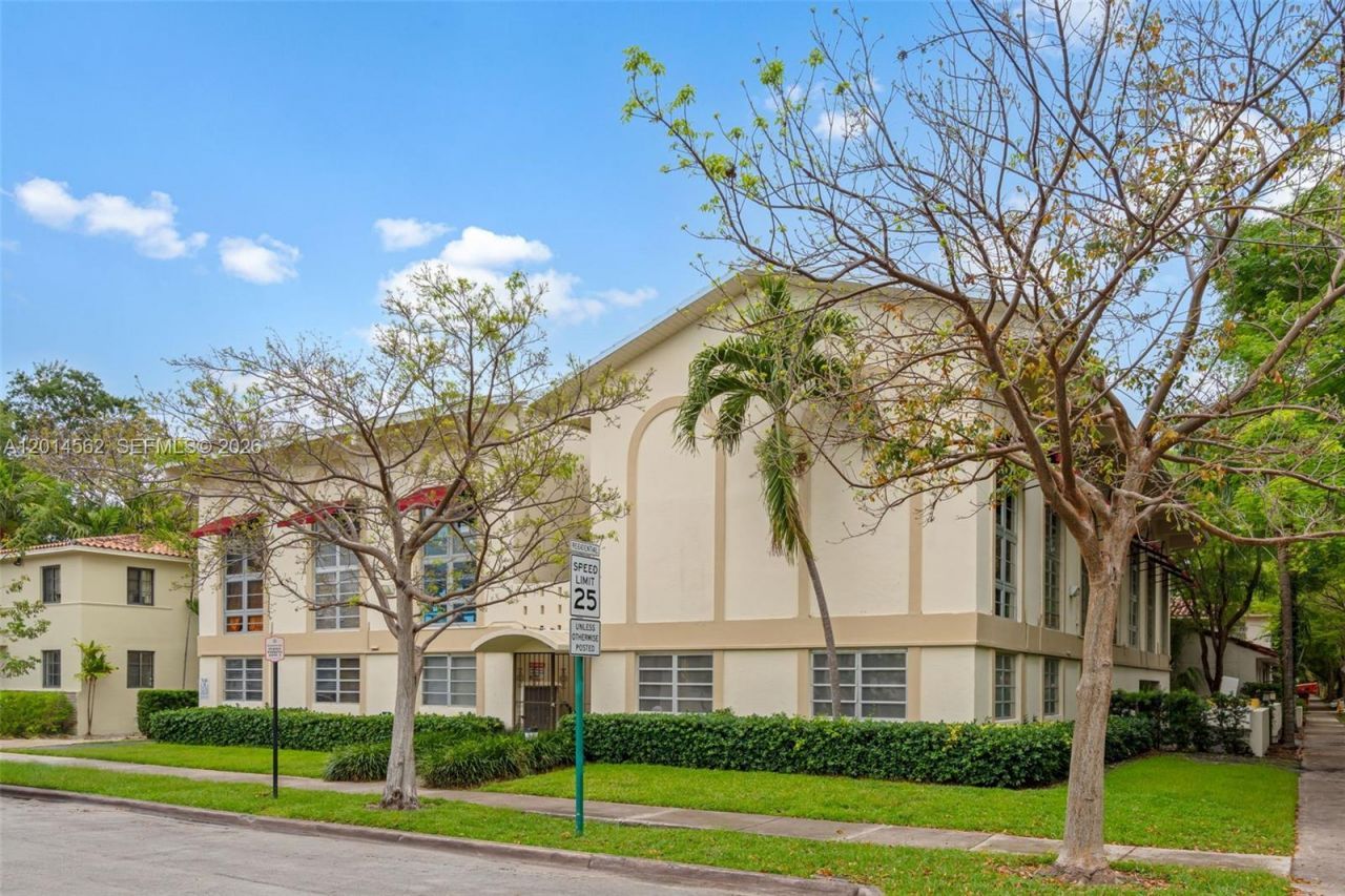 234 Antiquera Ave, Unit 3, Coral Gables, FL 33134 Photo
