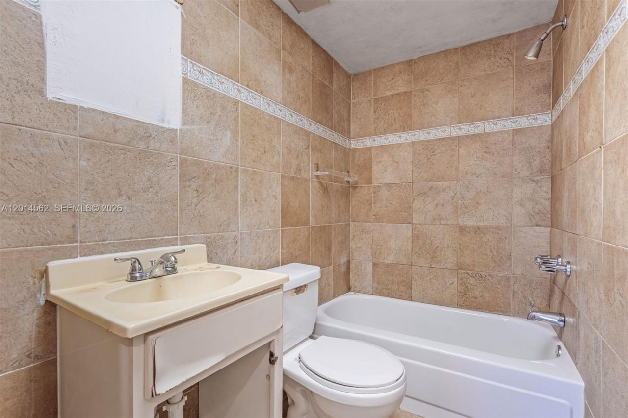 234 Antiquera Ave, Unit 3, Coral Gables, FL 33134 Photo