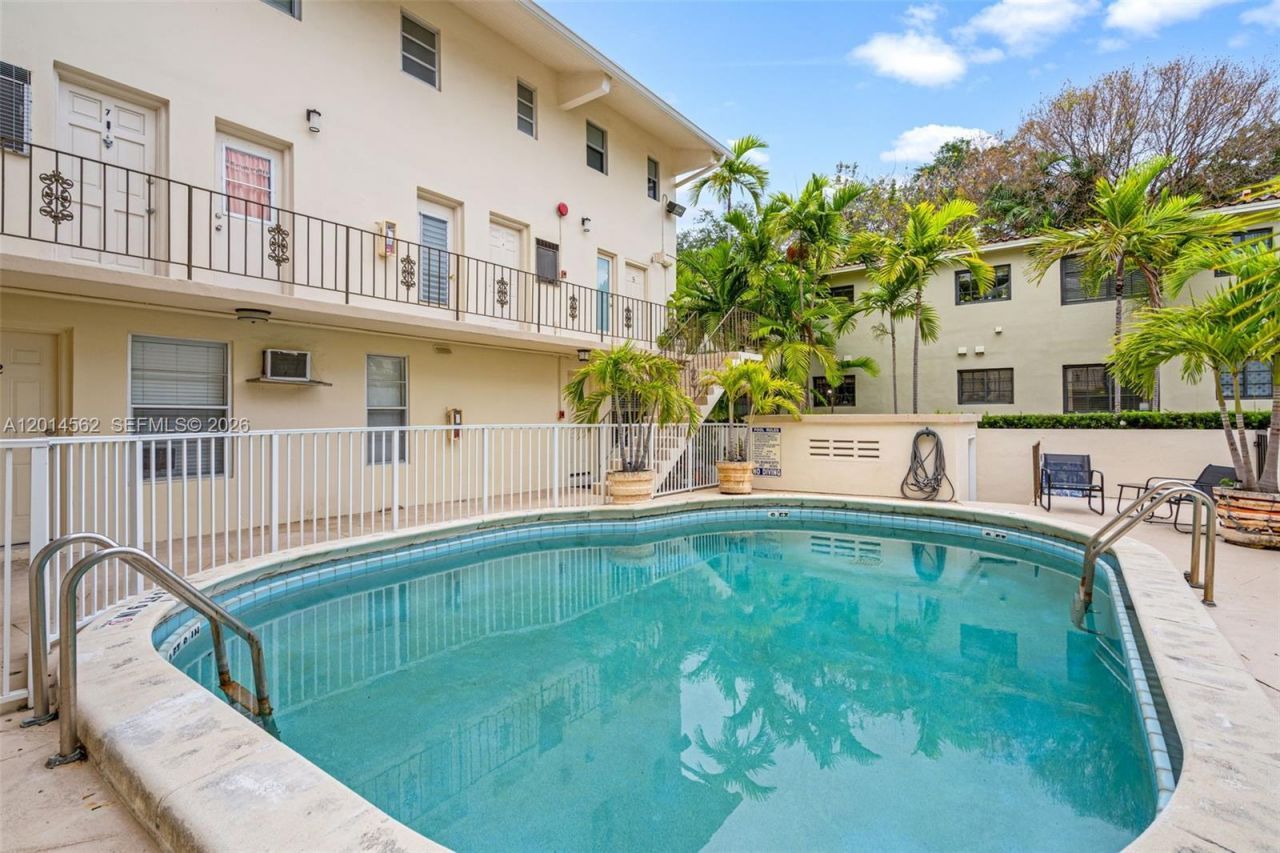 234 Antiquera Ave, Unit 3, Coral Gables, FL 33134 Photo