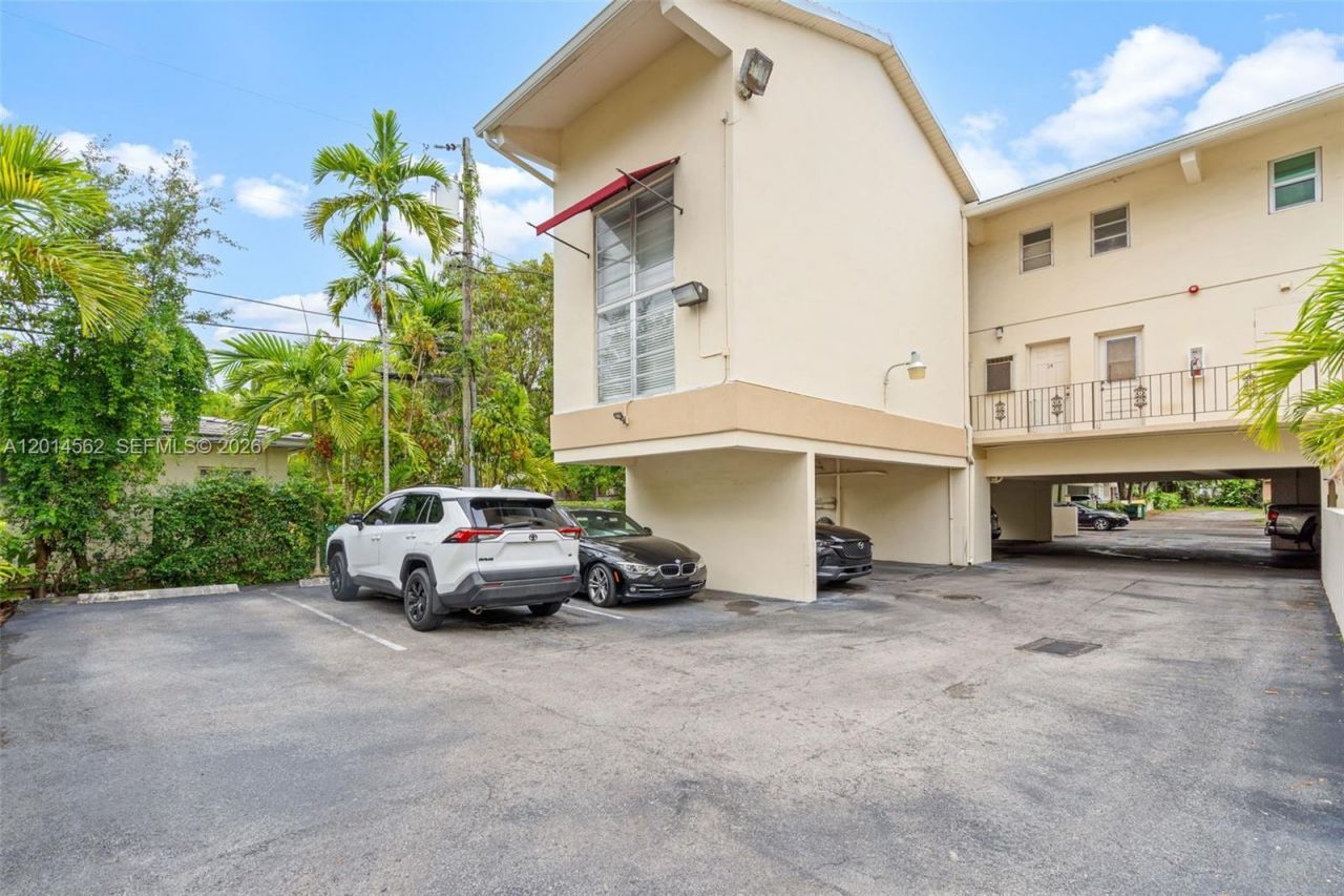 234 Antiquera Ave, Unit 3, Coral Gables, FL 33134 Photo