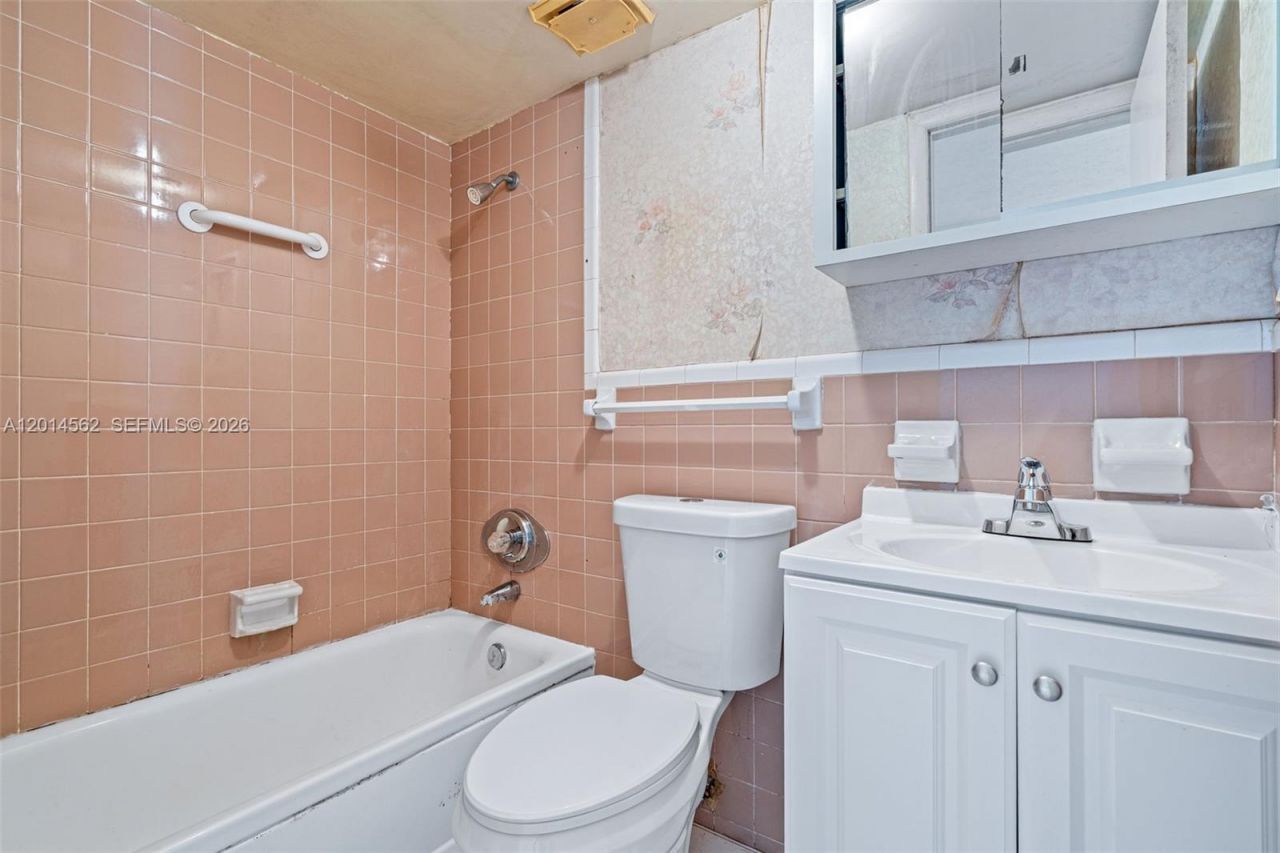 234 Antiquera Ave, Unit 3, Coral Gables, FL 33134 Photo
