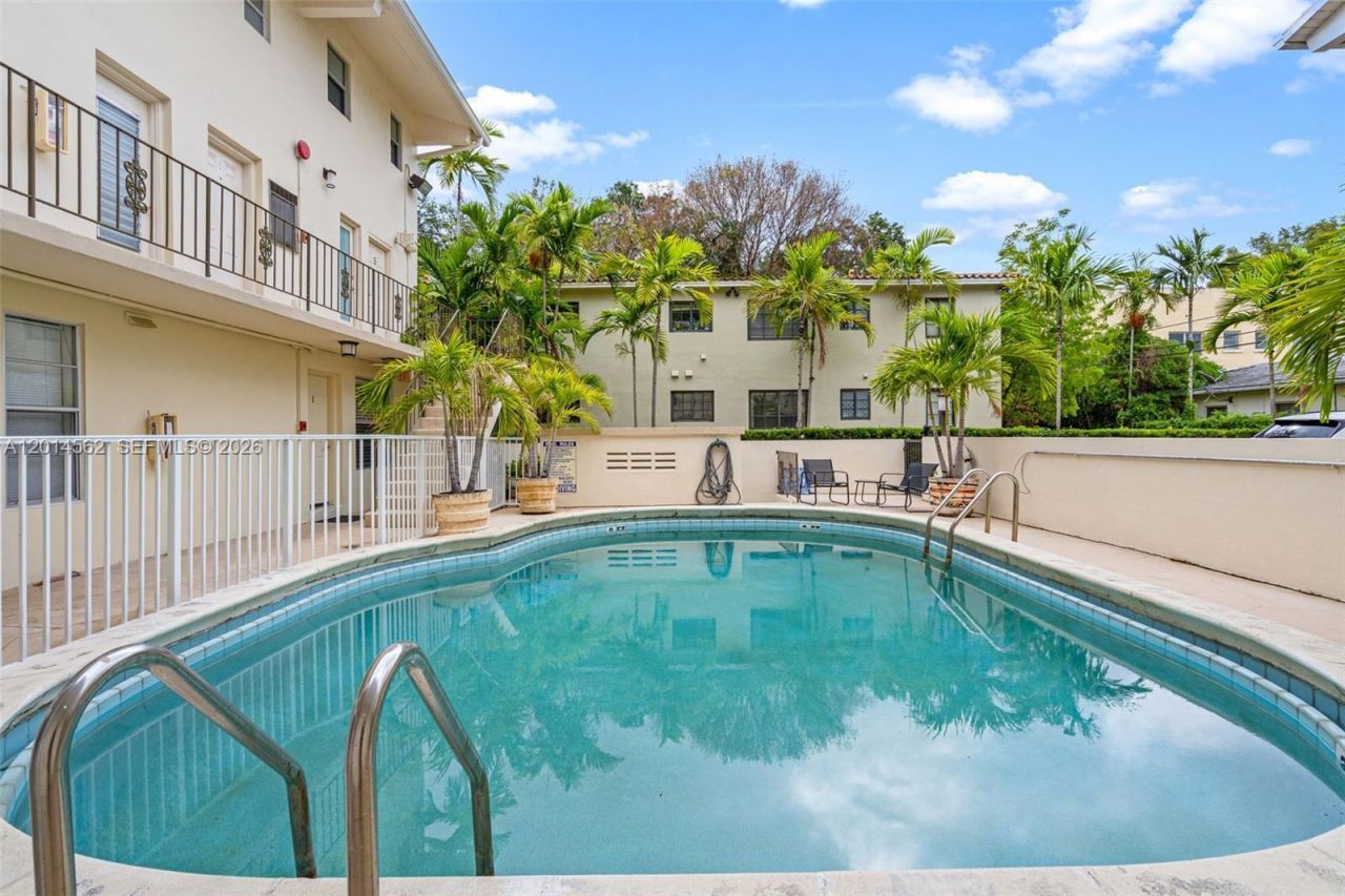 234 Antiquera Ave, Unit 3, Coral Gables, FL 33134 Photo