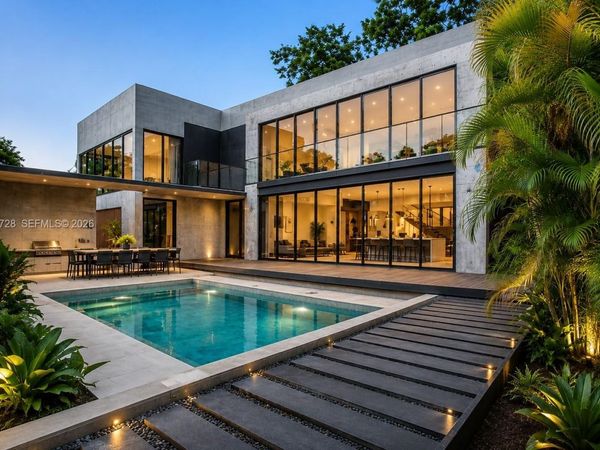221 SW 25th Rd, Miami, FL 33129