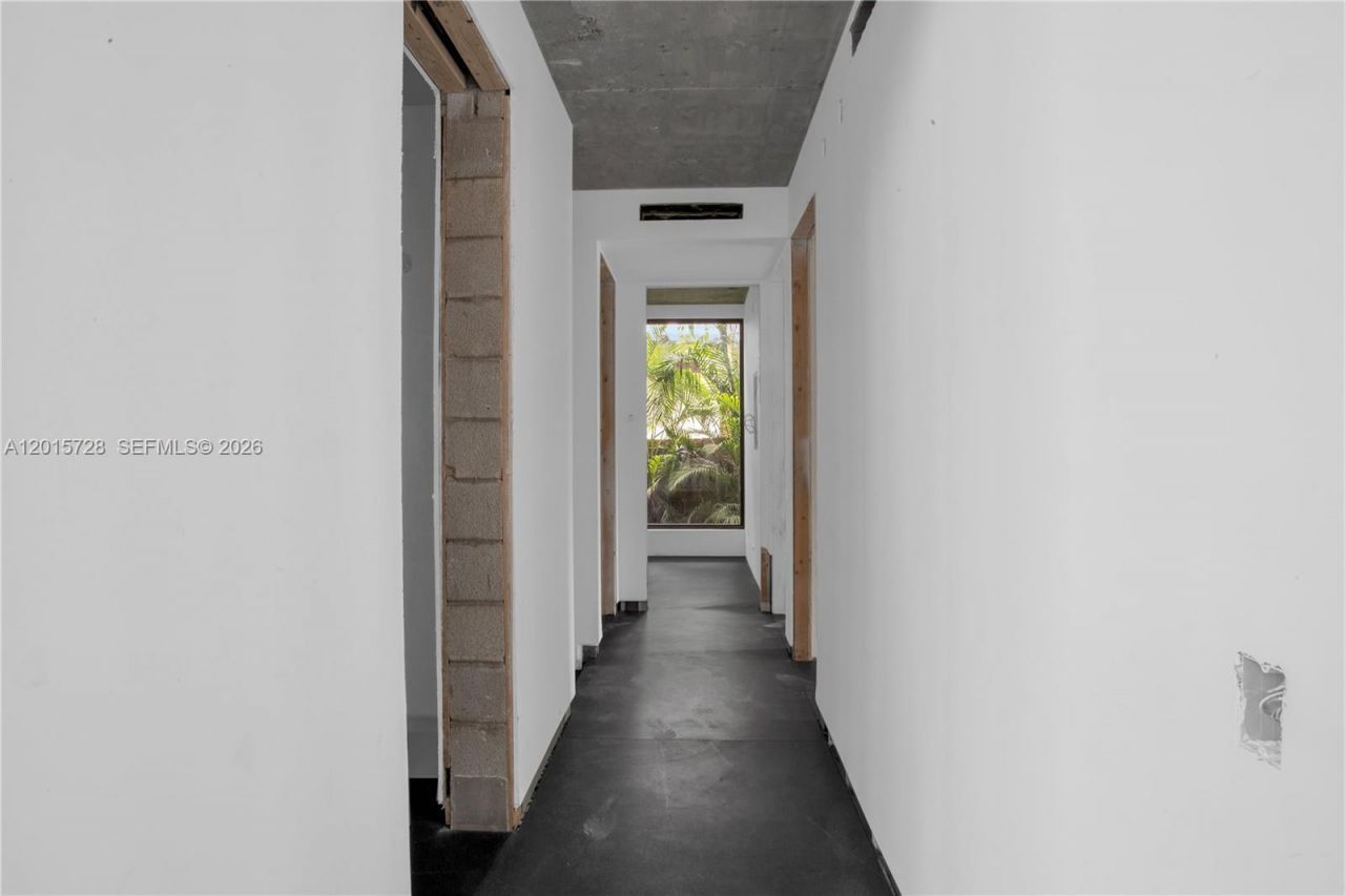 221 SW 25th Rd , Miami, FL 33129 Photo