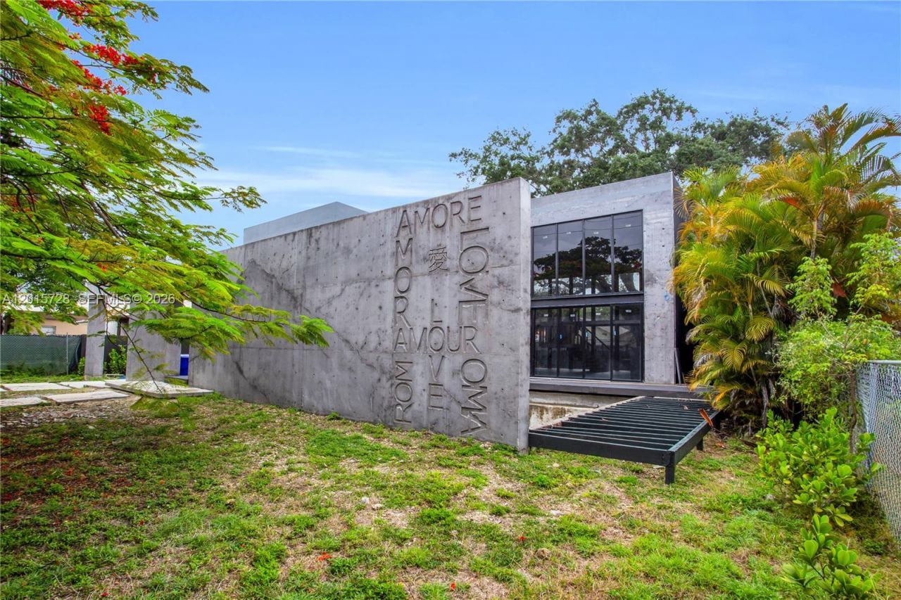 221 SW 25th Rd, Miami, FL 33129 Photo