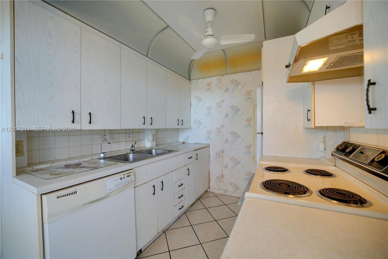 4082 E Cornwall E , Unit 4082, Boca Raton, FL 33434 Photo