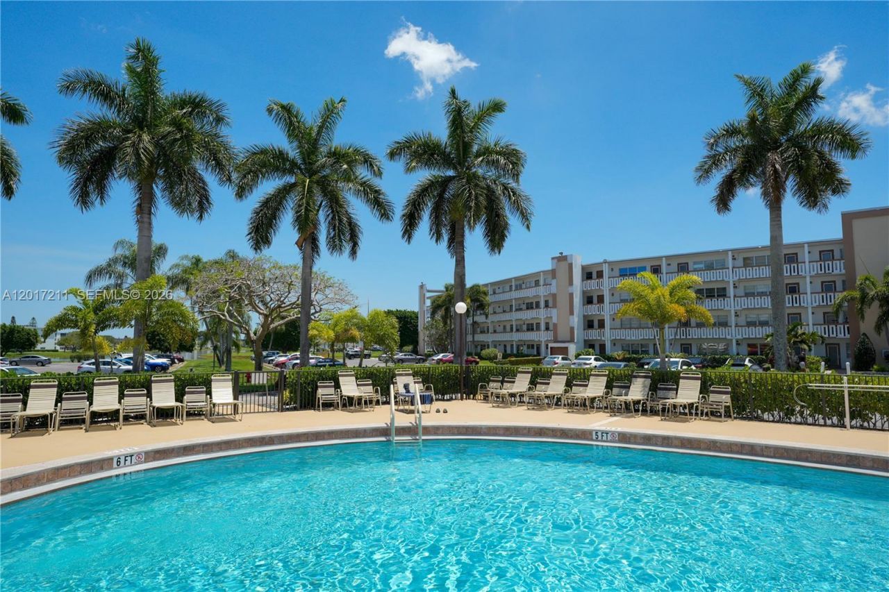 4082 E Cornwall E , Unit 4082, Boca Raton, FL 33434 Photo