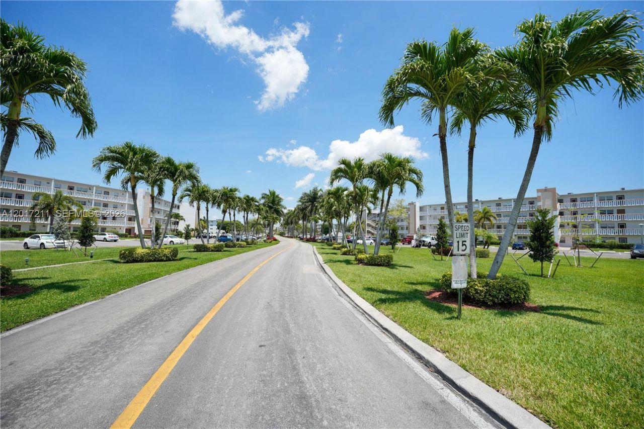 4082 E Cornwall E , Unit 4082, Boca Raton, FL 33434 Photo