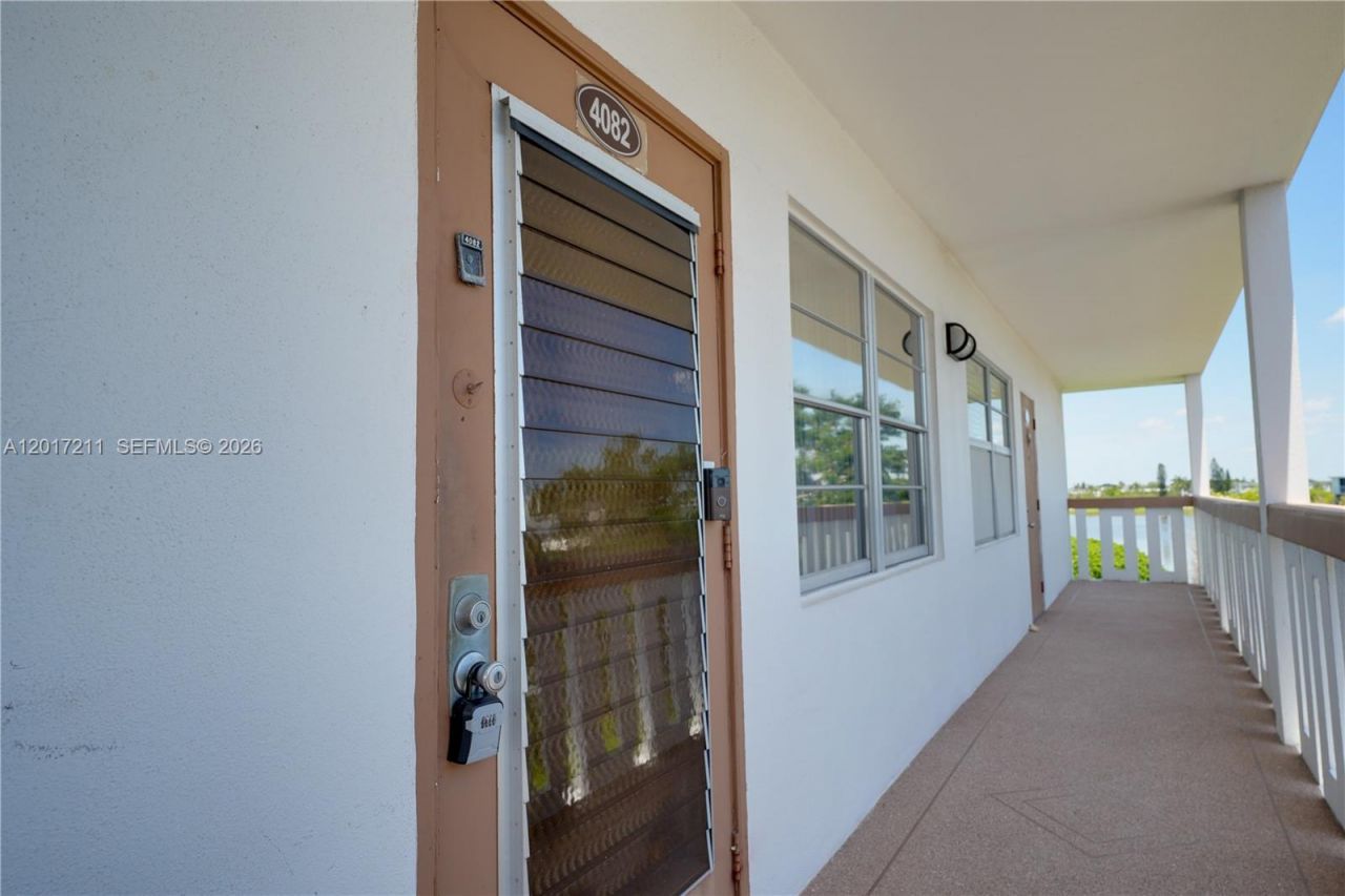 4082 E Cornwall E , Unit 4082, Boca Raton, FL 33434 Photo
