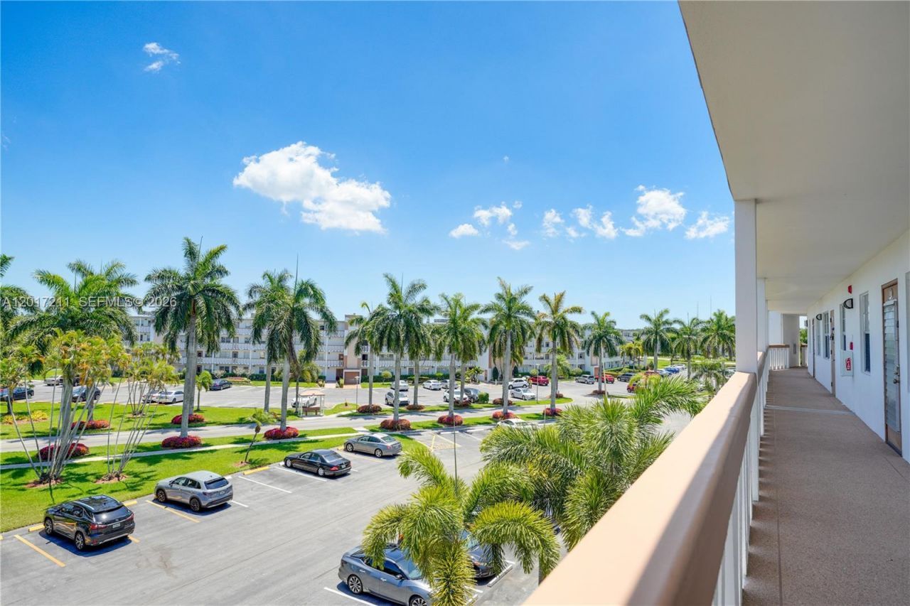 4082 E Cornwall E , Unit 4082, Boca Raton, FL 33434 Photo