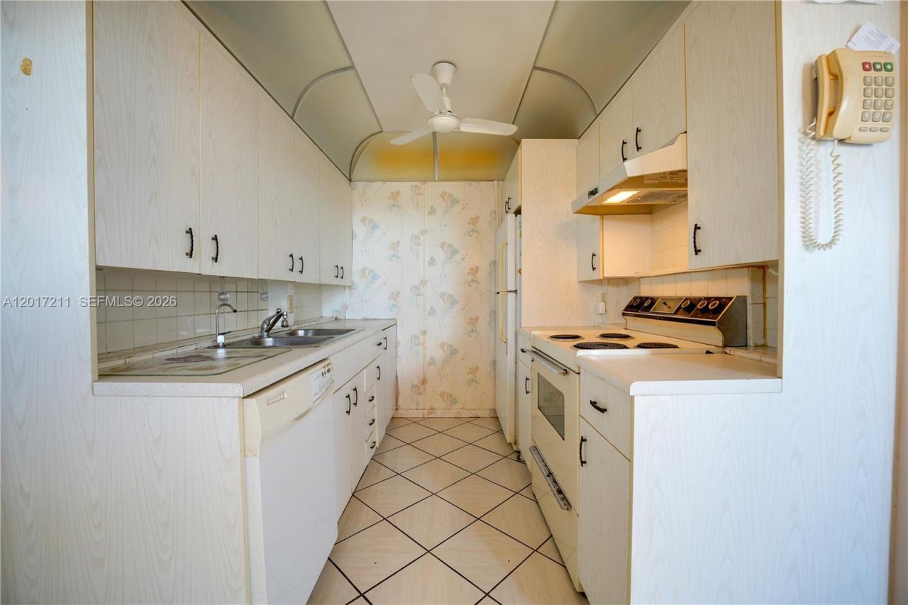 4082 E Cornwall E , Unit 4082, Boca Raton, FL 33434 Photo