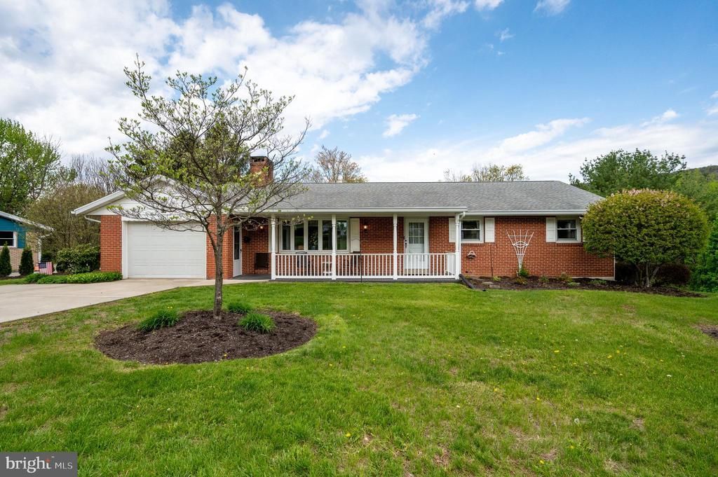 801 N CRESCENT AVENUE, HAMBURG, PA 19526