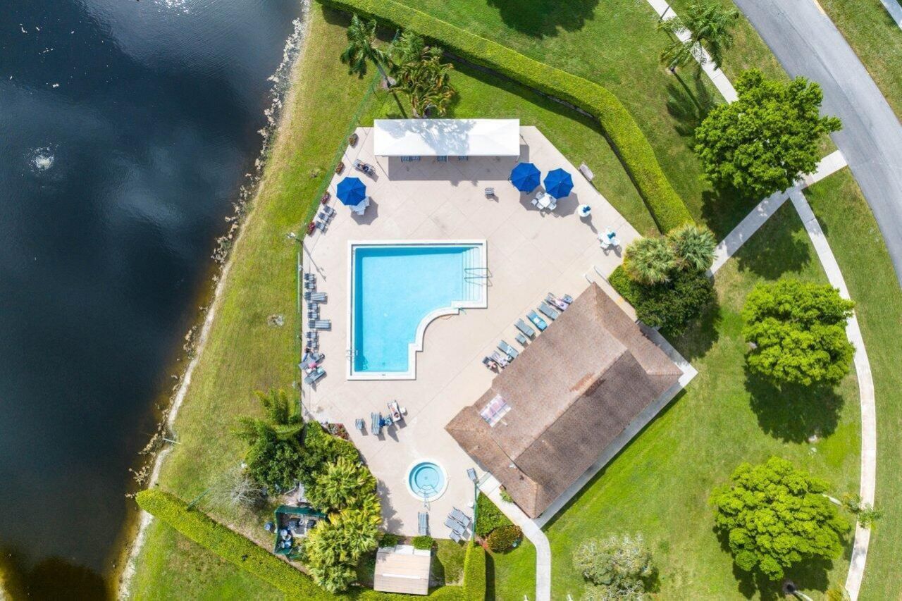 10110 Cedar Point Boulevard, Unit 305, Boynton Beach, FL 33437 Photo