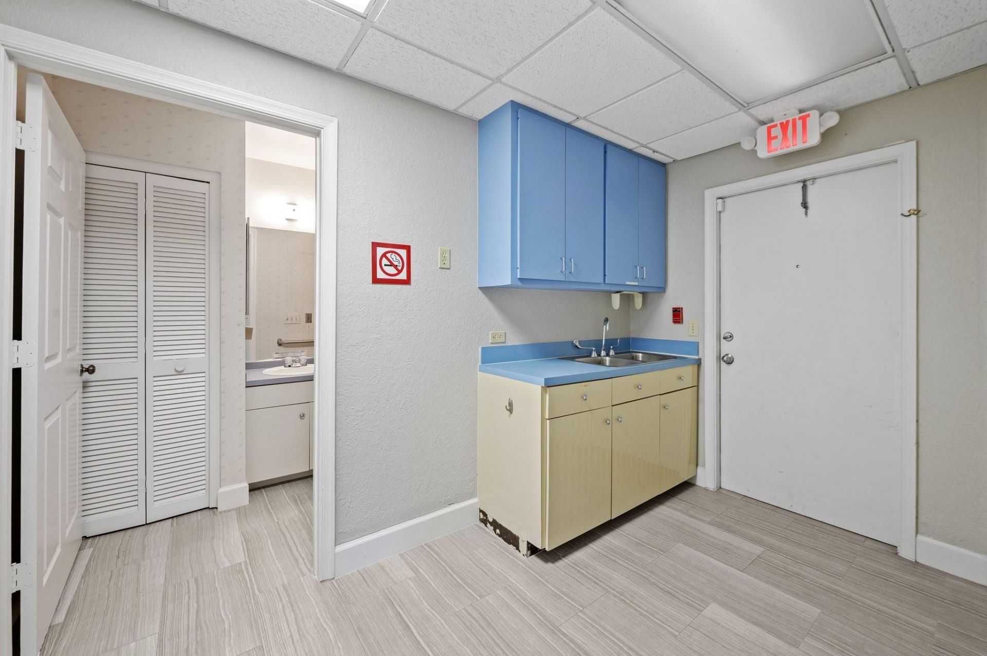 1501 Presidential Way, Unit 9, West Palm Beach, FL 33401 Photo