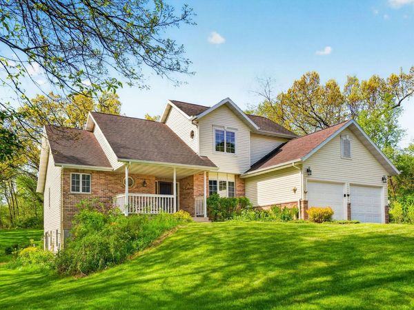 W7183 Breneman Road, Pardeeville, WI 53954