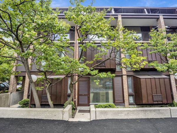 235 W Eugenie Street, Unit G10, Chicago, IL 60614
