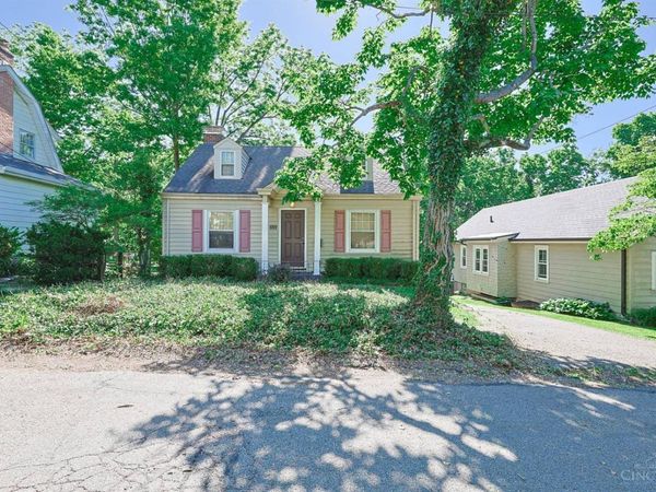 224 Charles Street, Wyoming, OH 45215